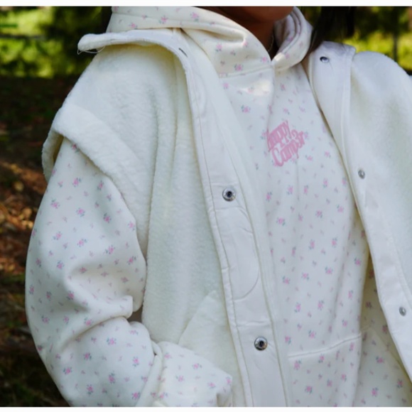 Happy Camp3r Vintage Flower Hoodie - Picture 4 of 16